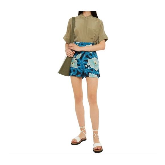 Equipment Lyra Short Saxony Blue Hawaiian Floral Silk Shorts Size 4 NWT - Picture 1 of 8